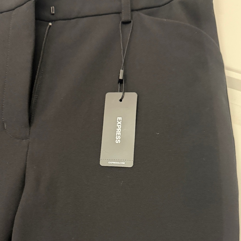 Express Capri’s - Picture 2 of 5